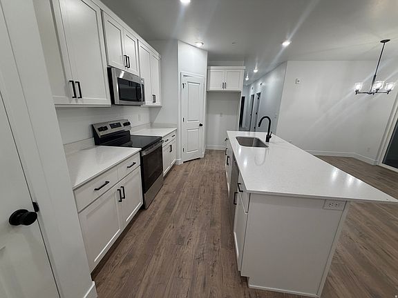 4th image of 216 E 850 S #6-204