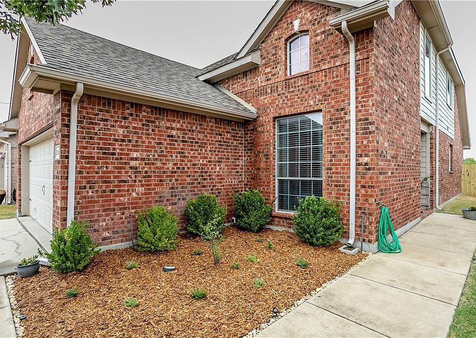 1st image of 3105 Hollow Valley Dr