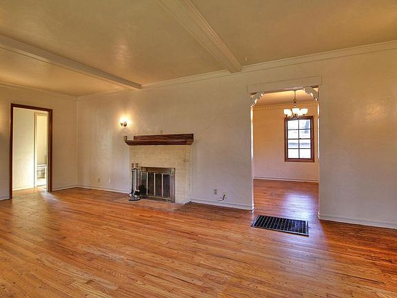 4th image of 941 Pershing Ave