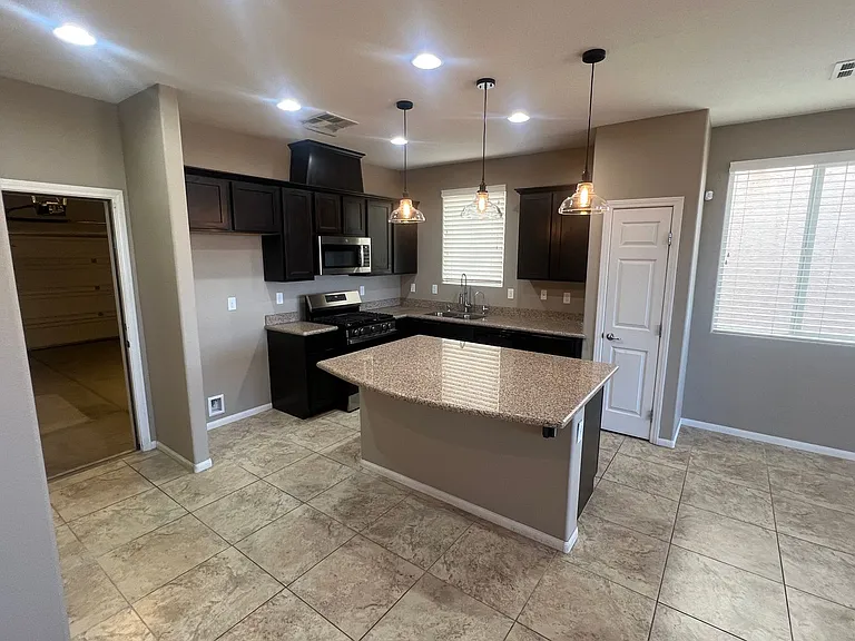 779 Proud Waters Ct — Photo 4