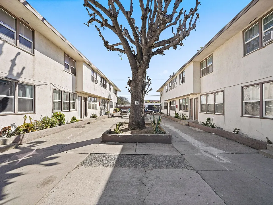 Casa Serena Apartments