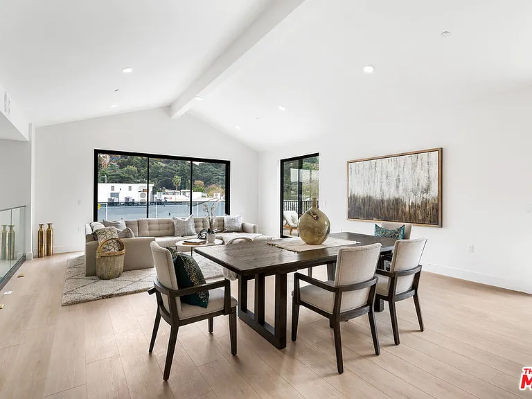 3659 1/2 Regal Pl — Photo 14