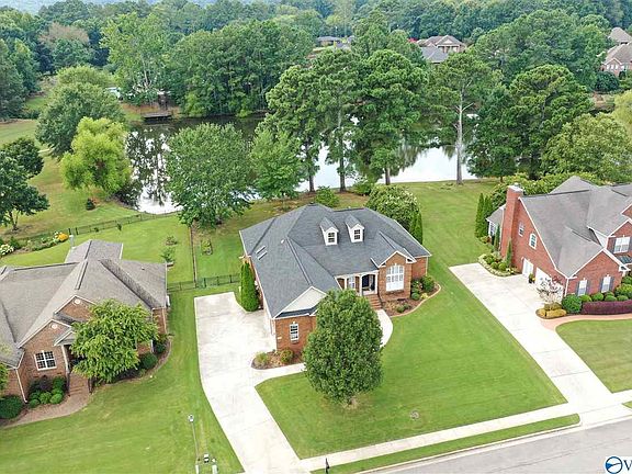 2nd image of 4420 Hidden Lake Dr SE