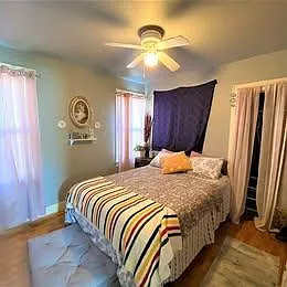 Unit Photo - 304 N Wilson St