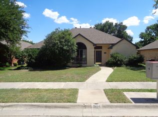204 Pear Tree Pl, Denton, TX 76207