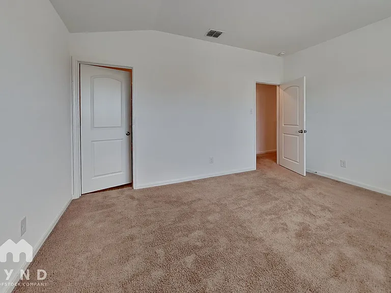 6112 Underwood Way — Photo 8