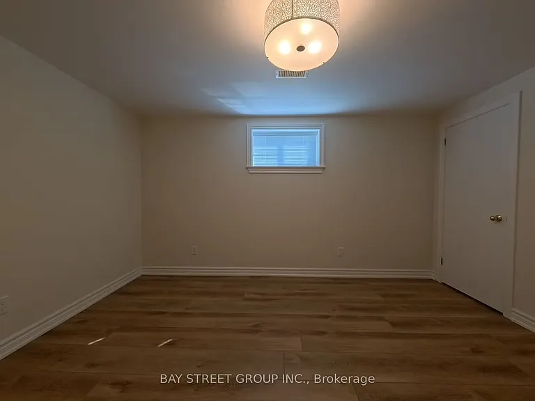 402 Osiris Dr — Photo 33
