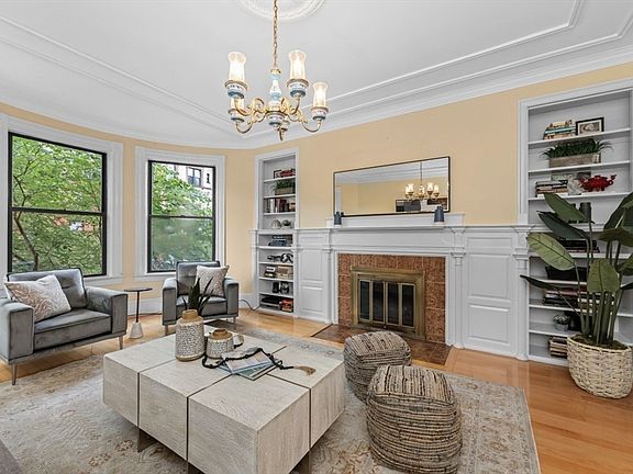 2nd image of 403 Marlborough St APT 9