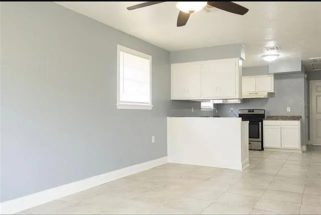 3 bed, 2.0 bath, 1700 sqft, $1,700 — Photo 3