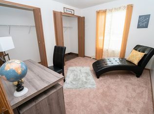 1760 Raleigh Ave #K, Kendallville, IN 46755