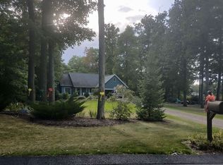 2221 Pointe North Dr NE, Cedar Springs, MI 49319
