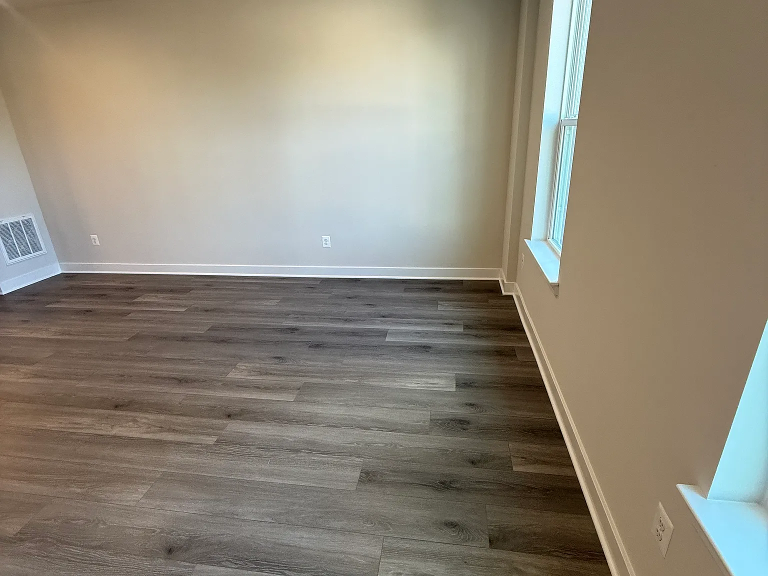 3 bed, 1650 sqft, $3,100 — Photo 2