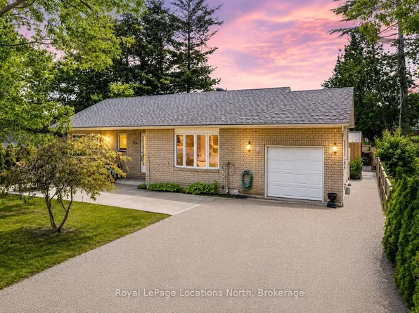 39 McCague St, Wasaga Beach, ON L9Z 2E5