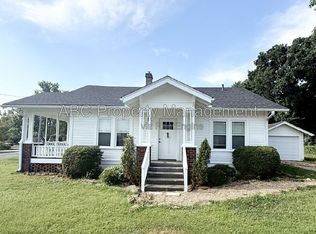401 W Price Ave, Springdale, AR 72764