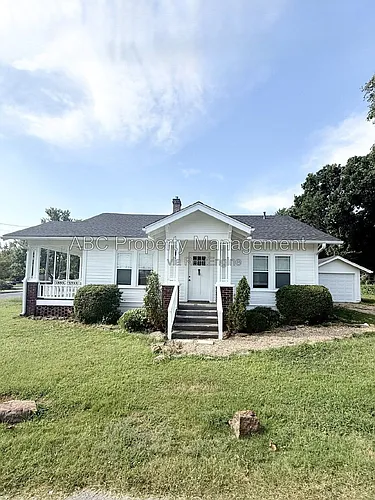 401 W Price Ave Photo 1