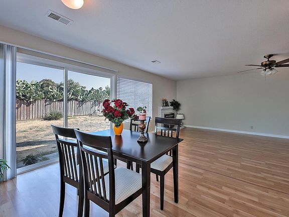 3rd image of 520 Jackie Dr