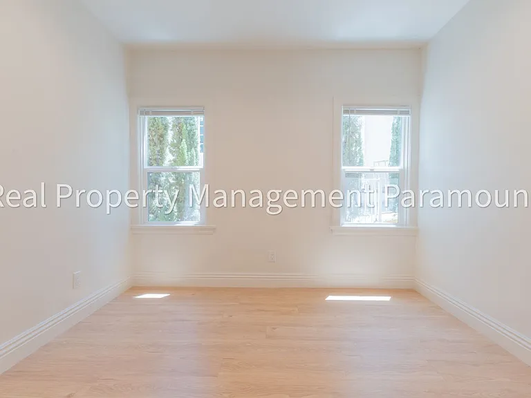 1867 S Redondo Blvd — Photo 22