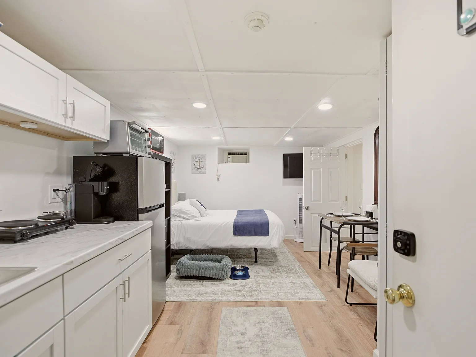 Studio, 450 sqft, $2,000 — Photo 2