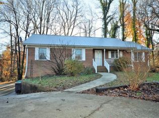 1806 Overlook Point, High Point, NC 27265