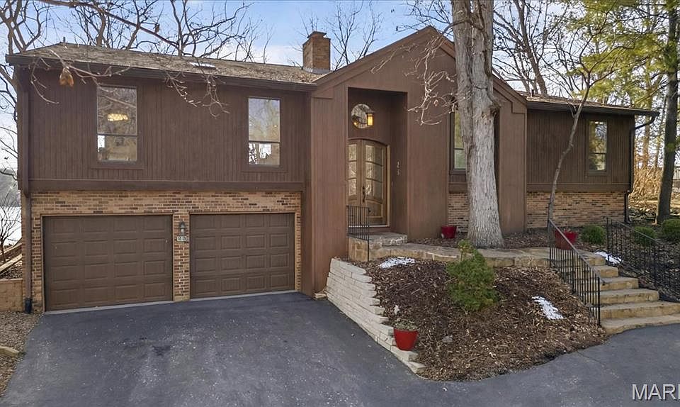 1st image of 23 Marquette Dr
