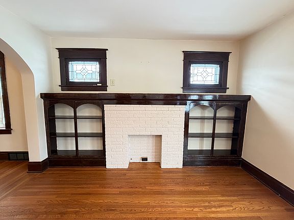 3rd image of 300 N Park Ave Unit 2