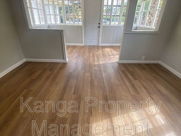4th image of 3723 Morton Ave #5