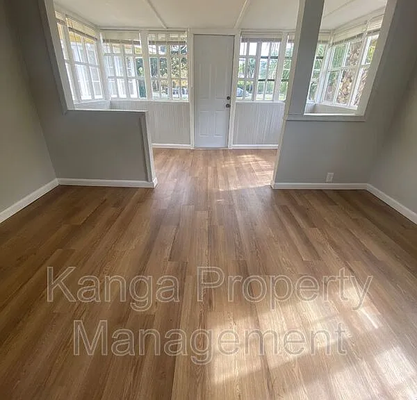 3723 Morton Ave #5 — Photo 4