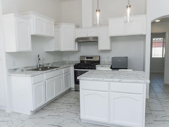 3rd image of 3805 E Santa Rosalina Ln