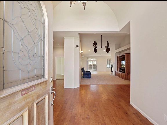 3rd image of 1684 Miriam Way