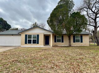 204 Brook St, Seguin, TX 78155