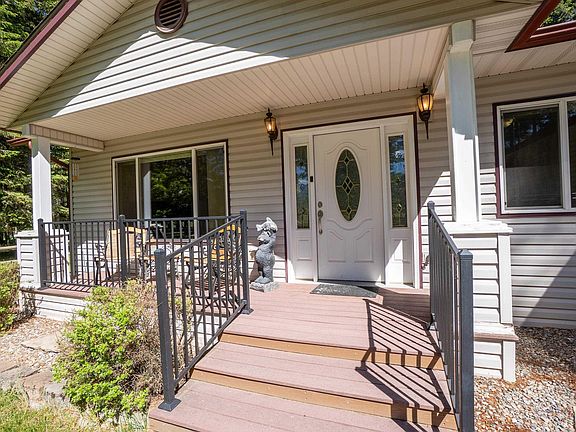 4th image of 14 Whispering Ln