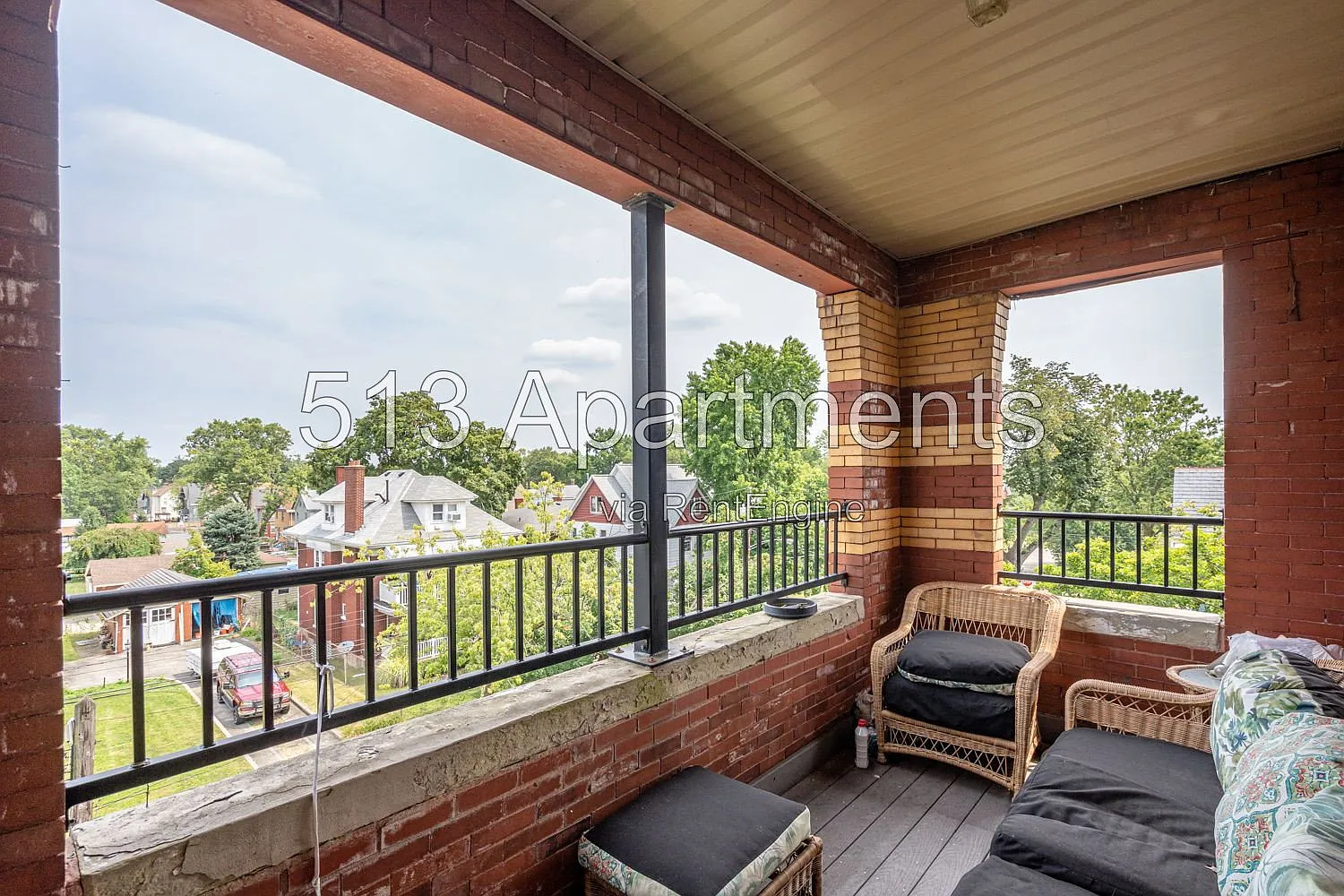 2 bed, 1.0 bath, 1600 sqft, $1,550 — Photo 2
