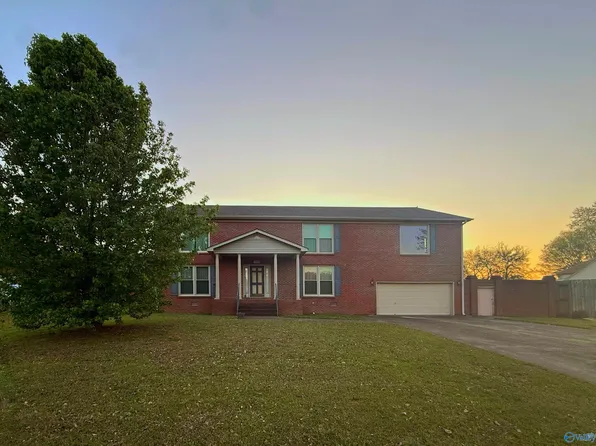 9608 Waldrop Dr SE, Huntsville, AL 35803