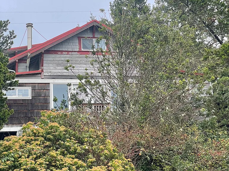 6th St — Photo 1
