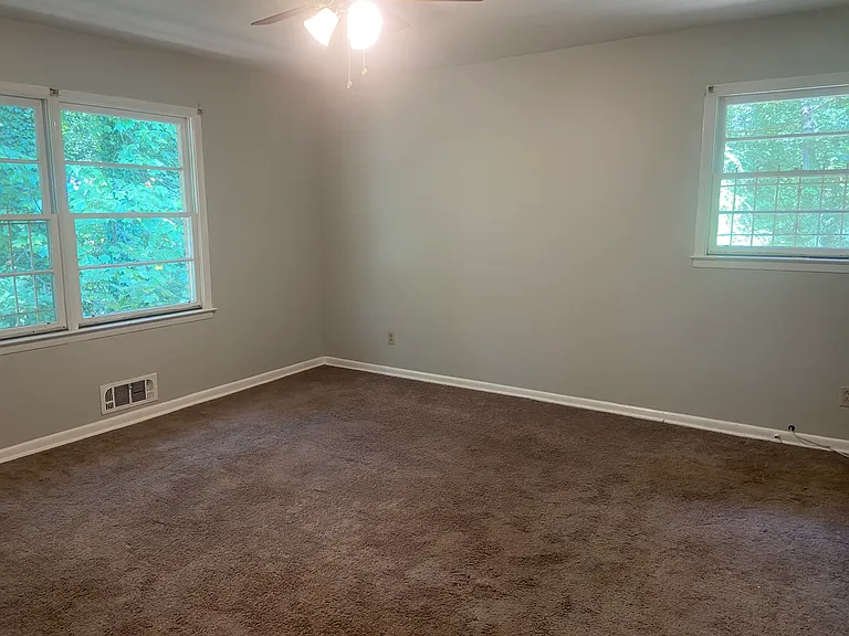 304 Peyton Pl SW — Photo 5