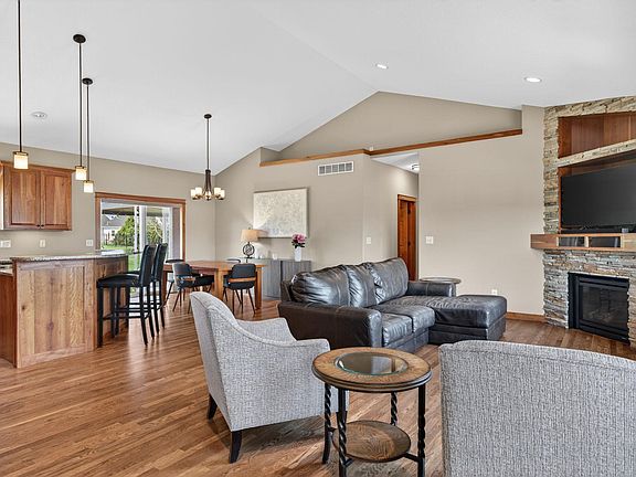 4th image of 3940 Creek View Ln SW