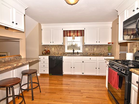 3rd image of 3626 Nadir Ln