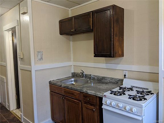 2nd image of 3382 Bailey Ave