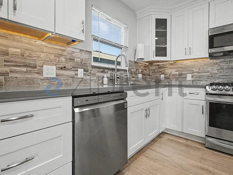 2307 N Cirby Way — Photo 17