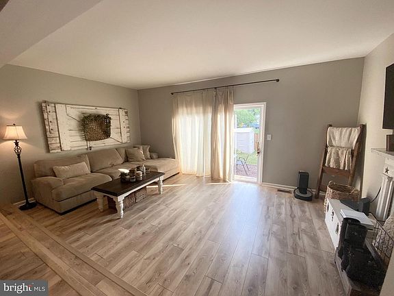 2nd image of 1206 Driftwood Ct