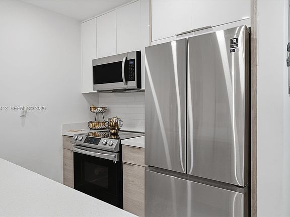 4th image of 9227 SW 87th Ave APT B5