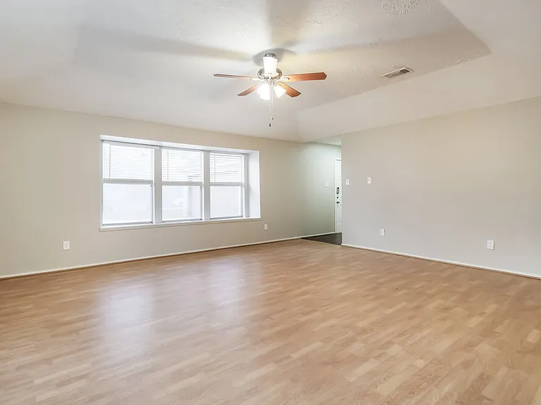 4306 Owens Creek Ln — Photo 5