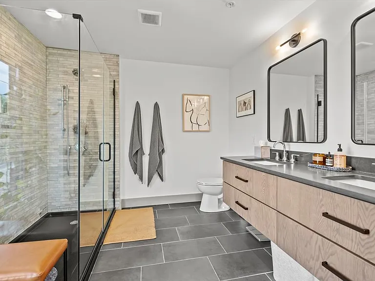 800 Highland St — Photo 14