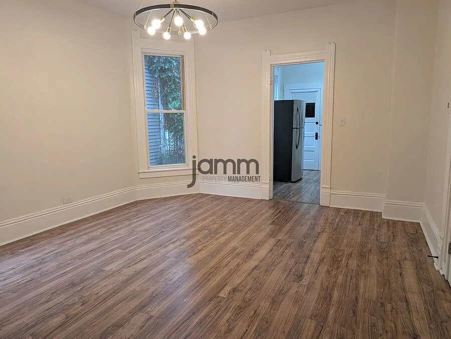 Beautiful 2-Bedroom Duplex unit in Cleveland!! — Photo 3