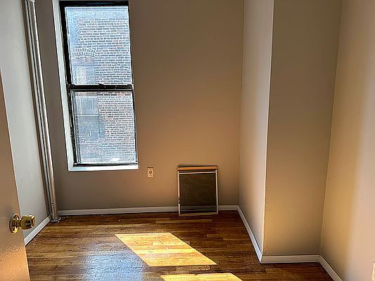 4th image of 124 E 103rd St APT 27