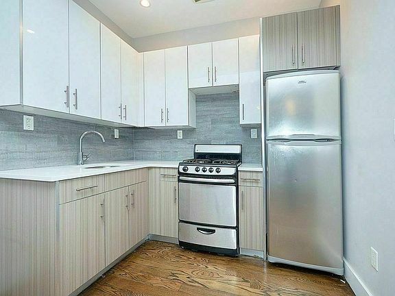 4th image of 114 Manhattan Ave APT 2F