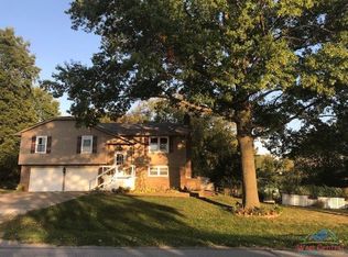 2004 Antioch Dr, Clinton, MO 64735