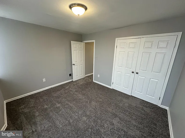 1333 E North Ave — Photo 5