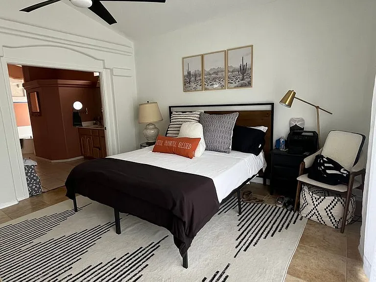 2056 E Desert Lakes Dr — Photo 10