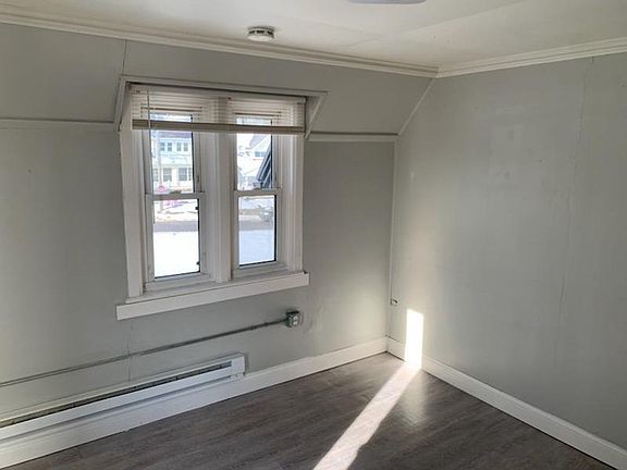 3rd image of 38 Baldwin Ave APT 4